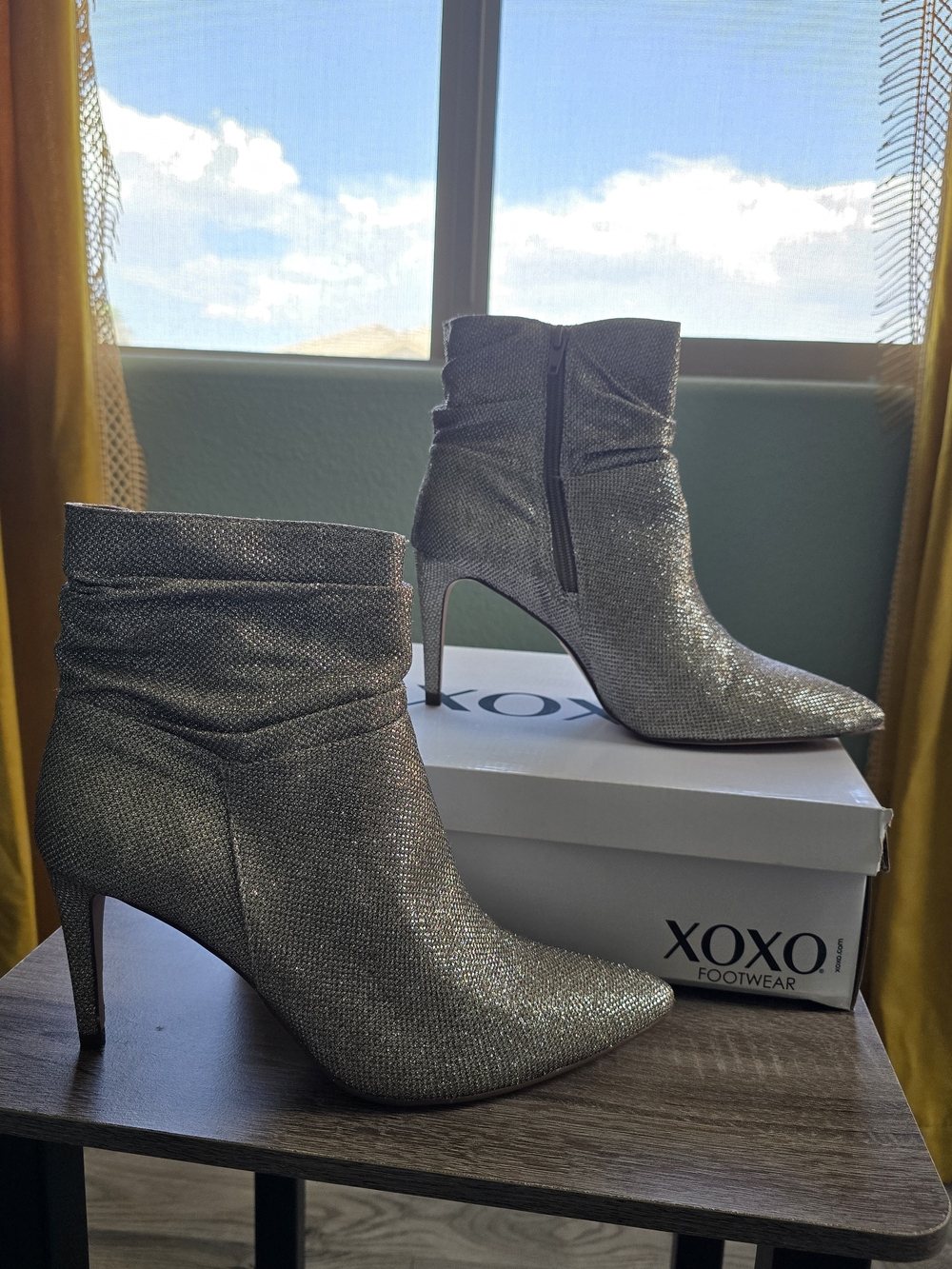 XOXO Taniah Light Gold Metallic Slouchy Stiletto Ankle Booties 10M NIB